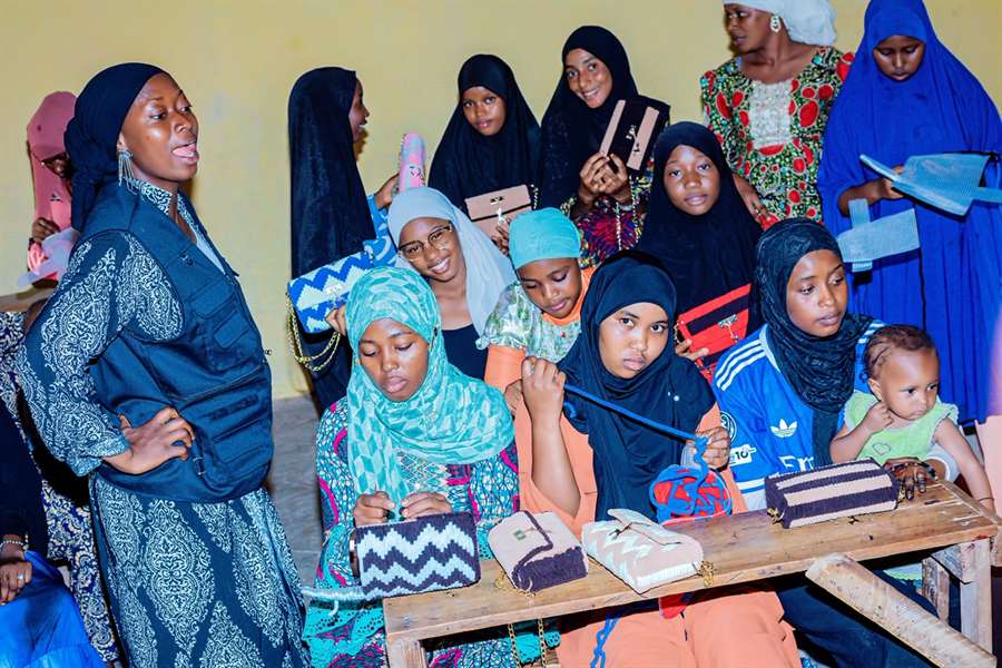 Formatrice RAFS auprès des apprenantes en atelier